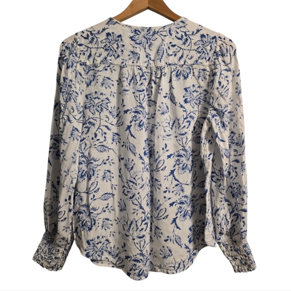 Lucky Brand Top Blouse Women's Medium White Blue Split-Neck Smocked Comfy Casual - Picture 5 of 10